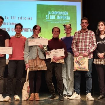 Entrega de premios a las personas ganadoras de la III Edición del concurso de cómic “La Cooperación sí que importa”